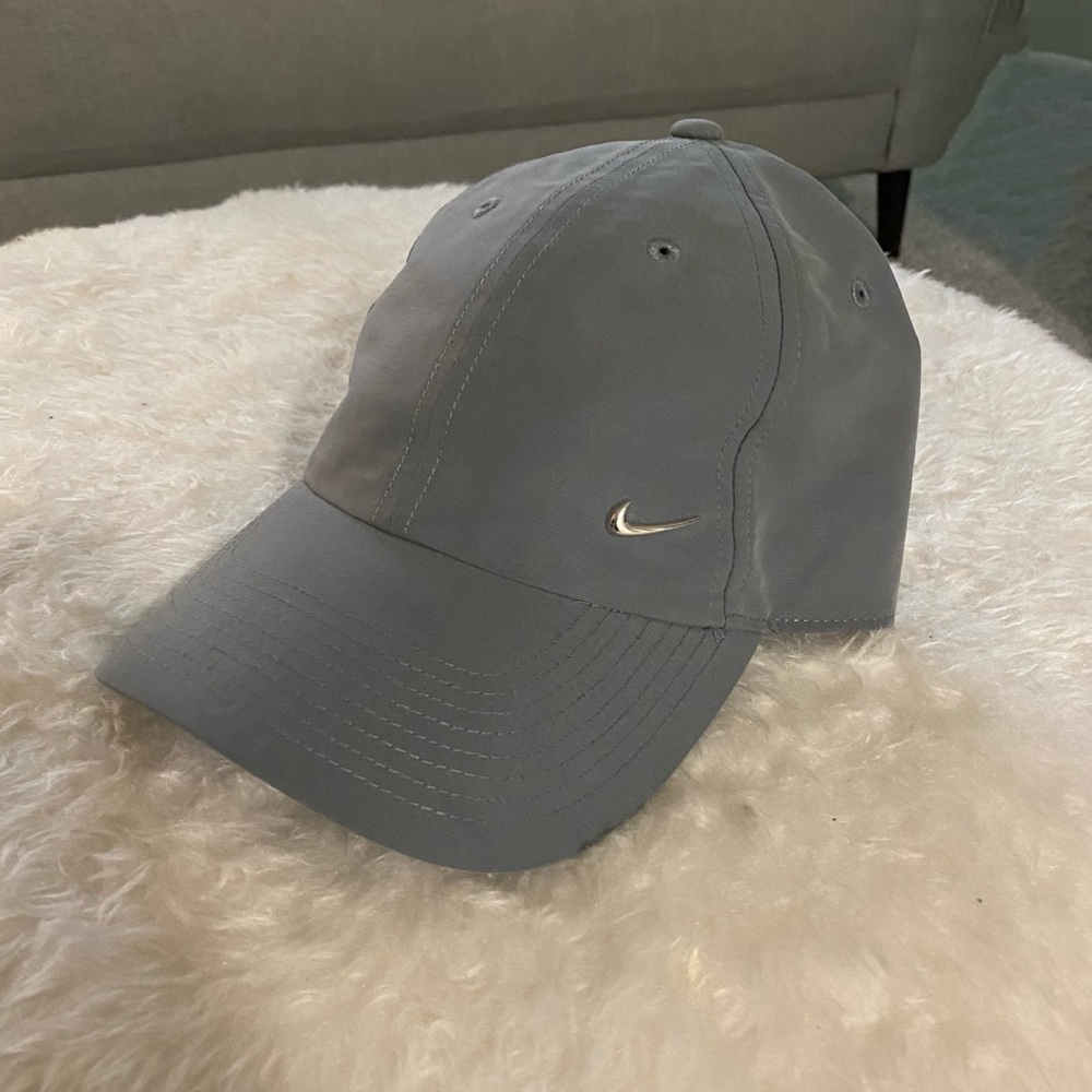 Nike hat unisex